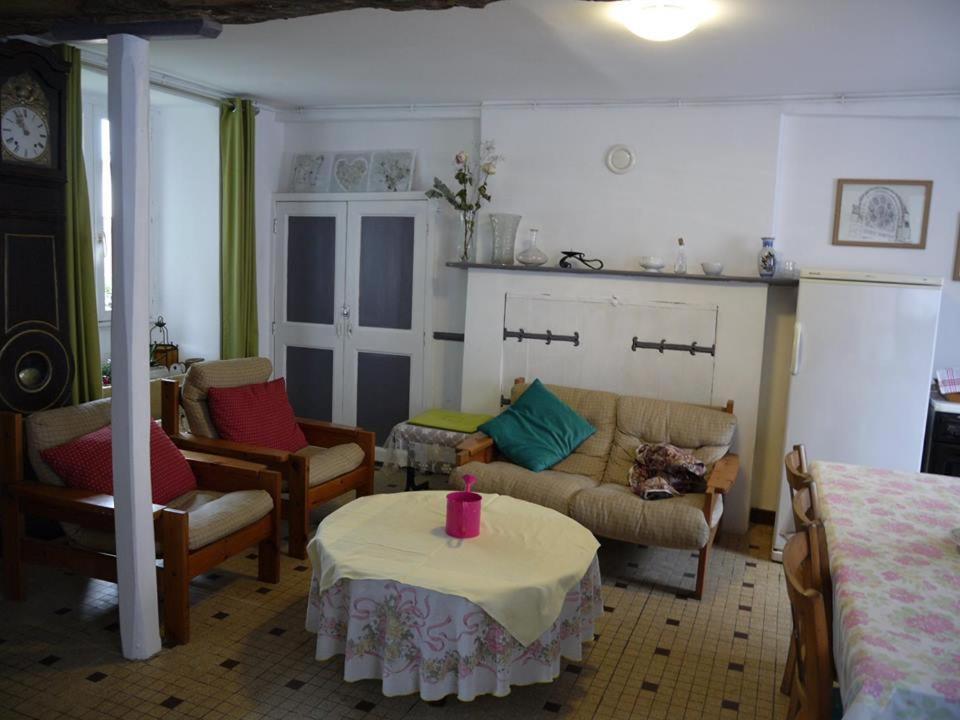 Les Miquelots Bed and Breakfast Pont-d'Ouilly Eksteriør billede