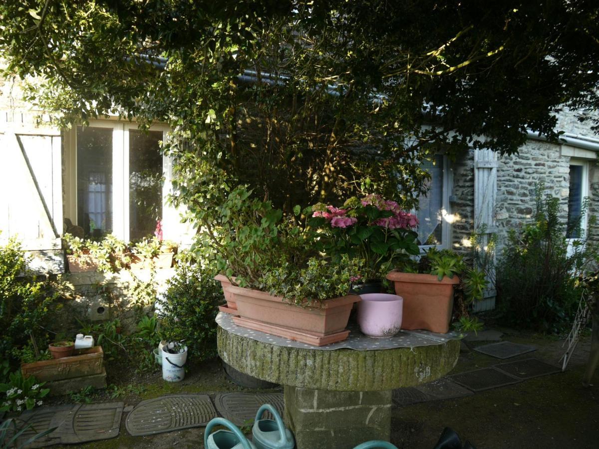 Les Miquelots Bed and Breakfast Pont-d'Ouilly Eksteriør billede