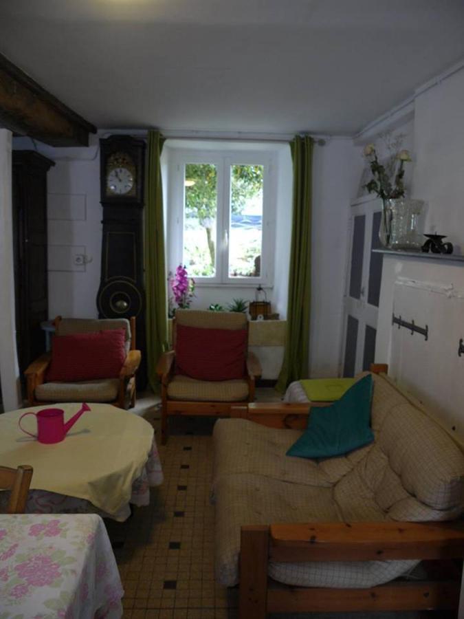 Les Miquelots Bed and Breakfast Pont-d'Ouilly Eksteriør billede